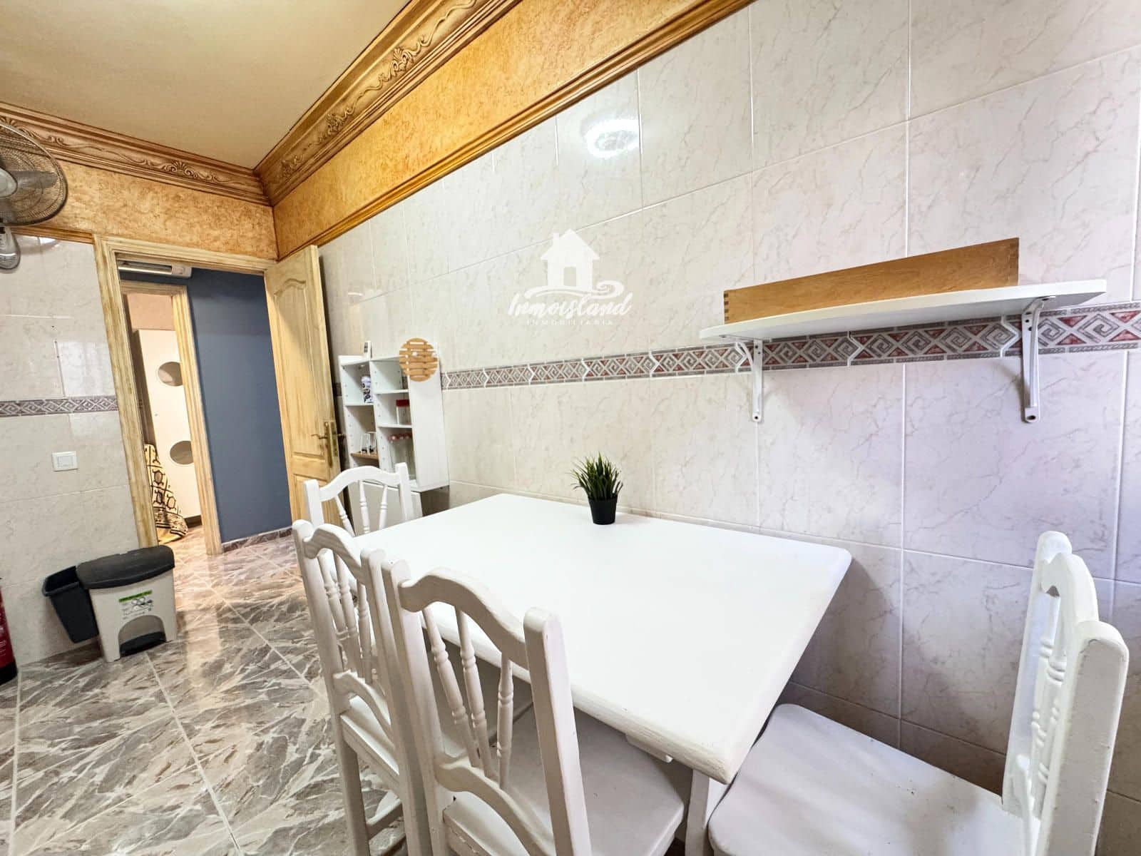 Piso de 4 habitaciones en Buzanada en alquiler con garaje - 1.300 € (Ref: 9944734)