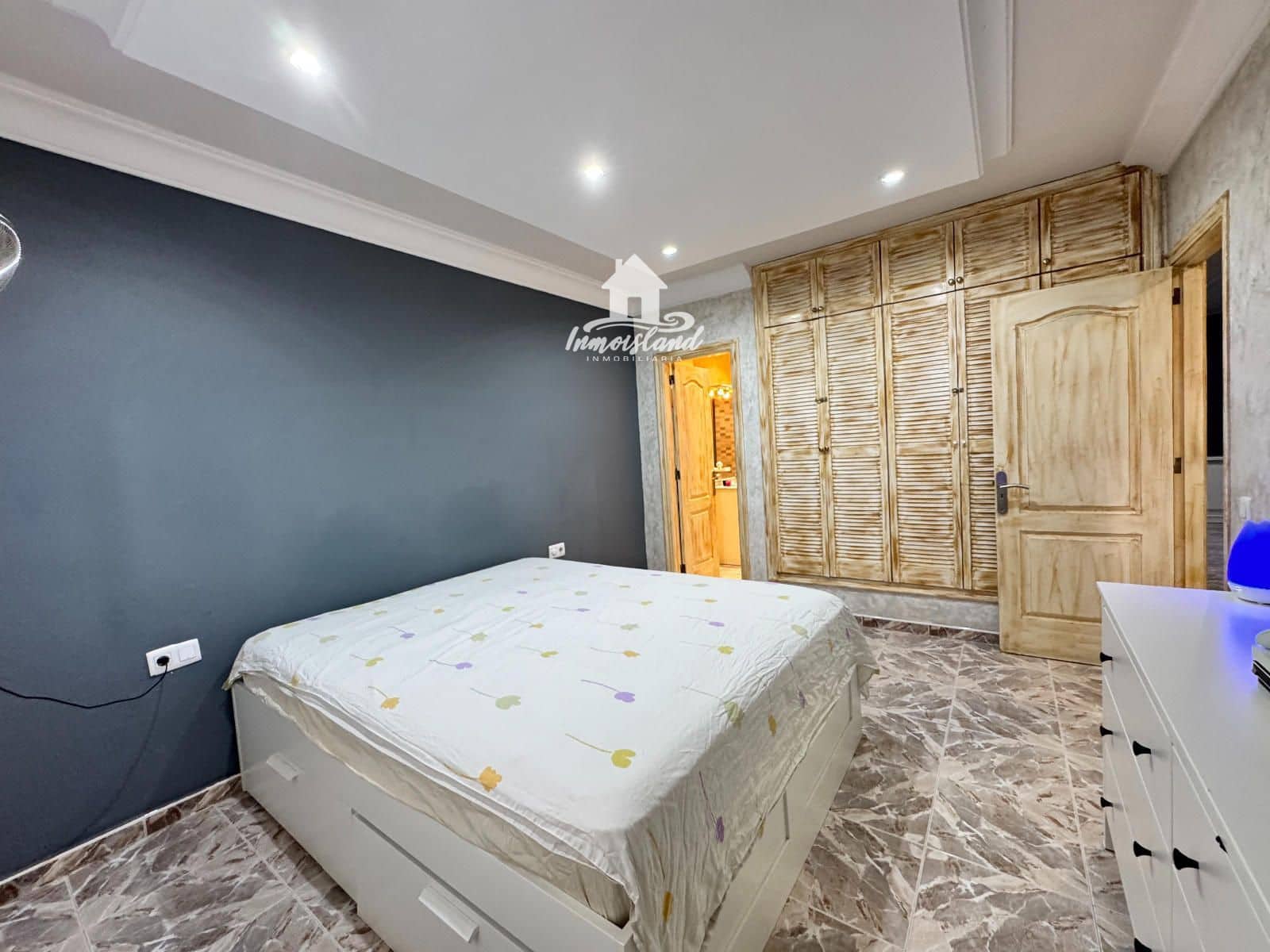 Piso de 4 habitaciones en Buzanada en alquiler con garaje - 1.300 € (Ref: 9944734)