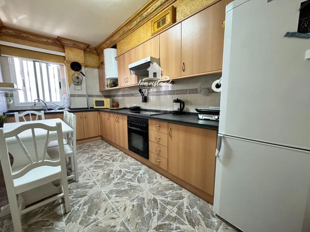 Piso de 4 habitaciones en Buzanada, Arona en alquiler con garaje - 1.300 € (Ref: 9944734)