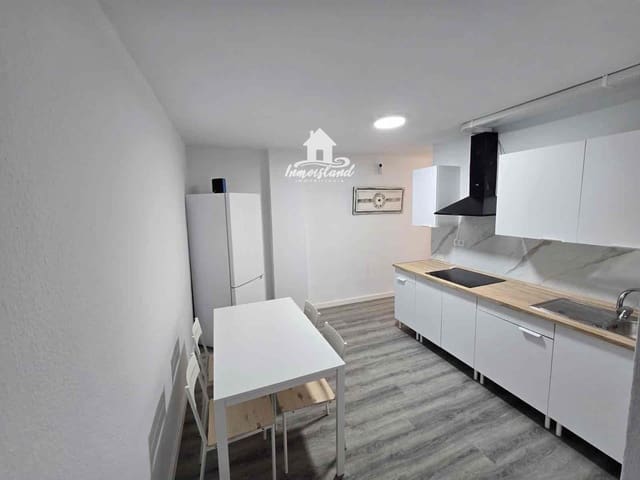 3 soveværelse Lejlighed til leje i San Cristóbal de La Laguna - € 1.500 (Ref: 9950636)
