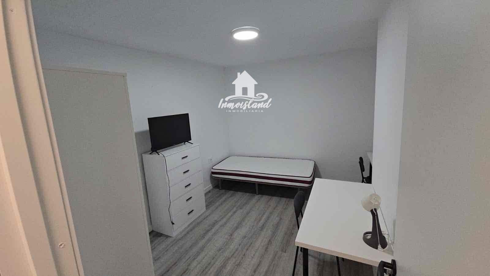 3 soveværelse Lejlighed til leje i San Cristobal de La Laguna - € 1.500 (Ref: 9950636)