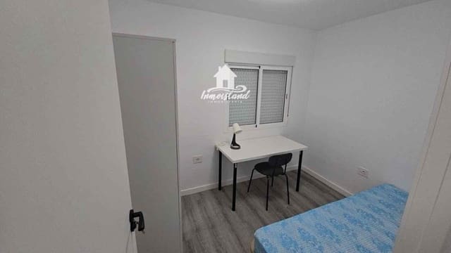 3 soveværelse Lejlighed til leje i San Cristóbal de La Laguna - € 1.500 (Ref: 9950636)