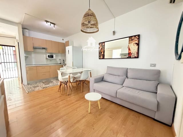 2 soveværelse Lejlighed til leje i Costa del Silencio, Arona med swimmingpool - € 1.000 (Ref: 9984026)
