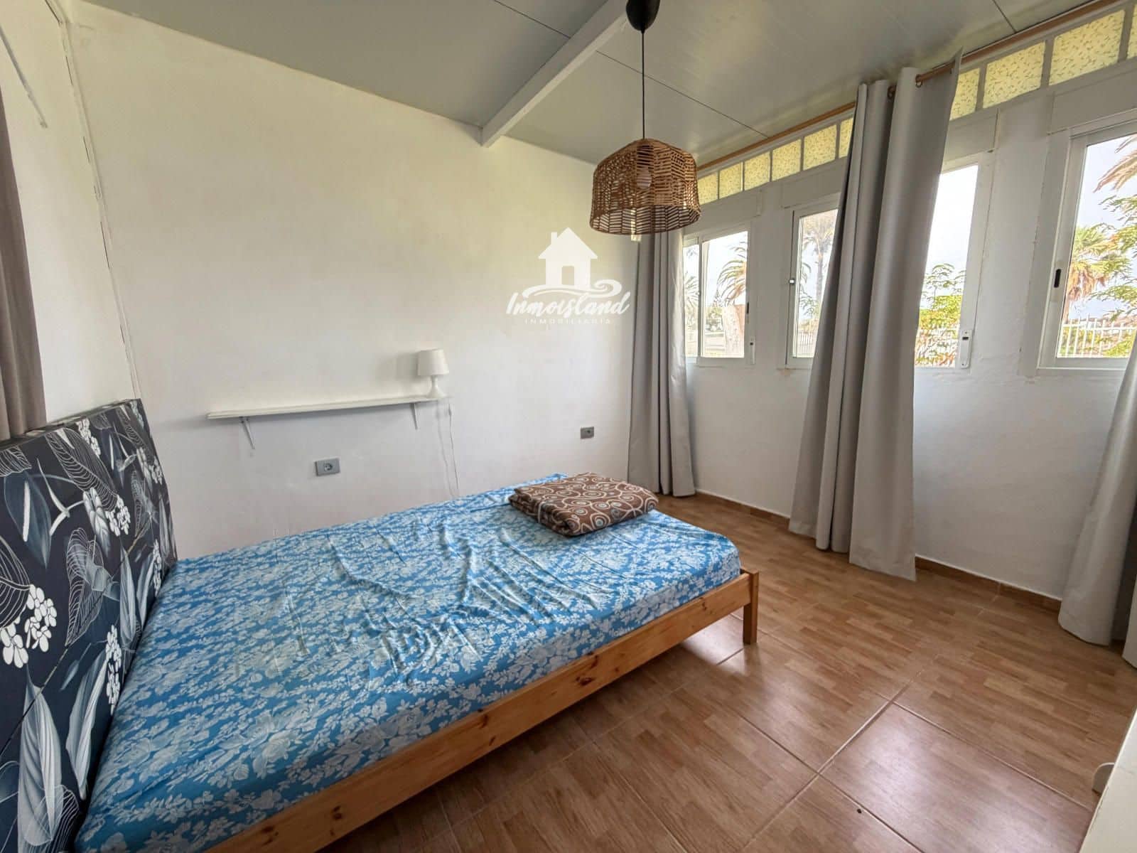 2 sovrum Lägenhet att hyra i Costa del Silencio med pool - 1 000 € (Ref: 9984026)