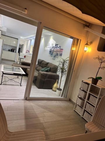 2 slaapkamer Flat te huur in Playa de las Américas, Adeje - € 1.850 (Ref: 9997906)