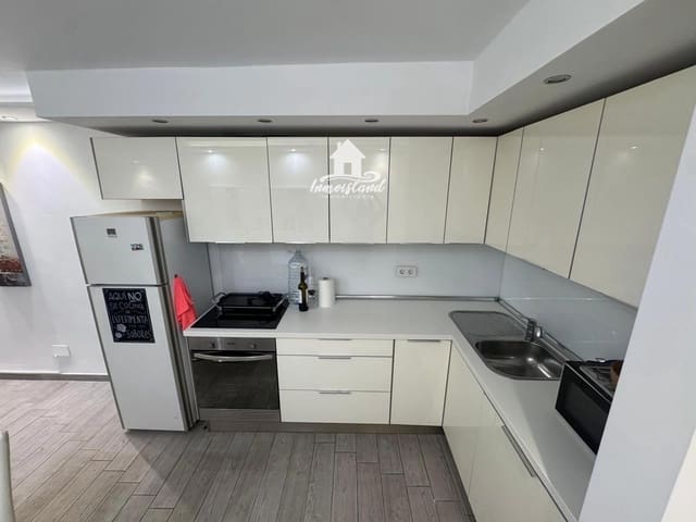 2 slaapkamer Flat te huur in Playa de las Américas, Adeje - € 1.850 (Ref: 9997906)