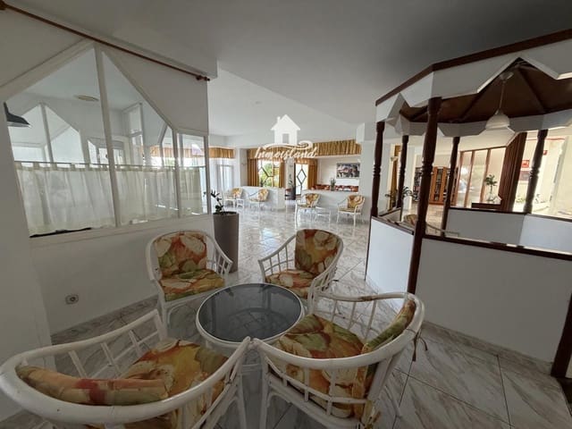 1 slaapkamer Flat te huur in Playa de las Américas, Adeje - € 1.100 (Ref: 9997907)