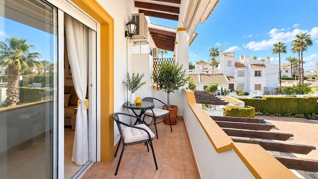 2 makuuhuone Rivitalo myytävänä paikassa Villamartin, Orihuela mukana uima-altaan 
autotalli - 194 995 € (Ref: 10144997)