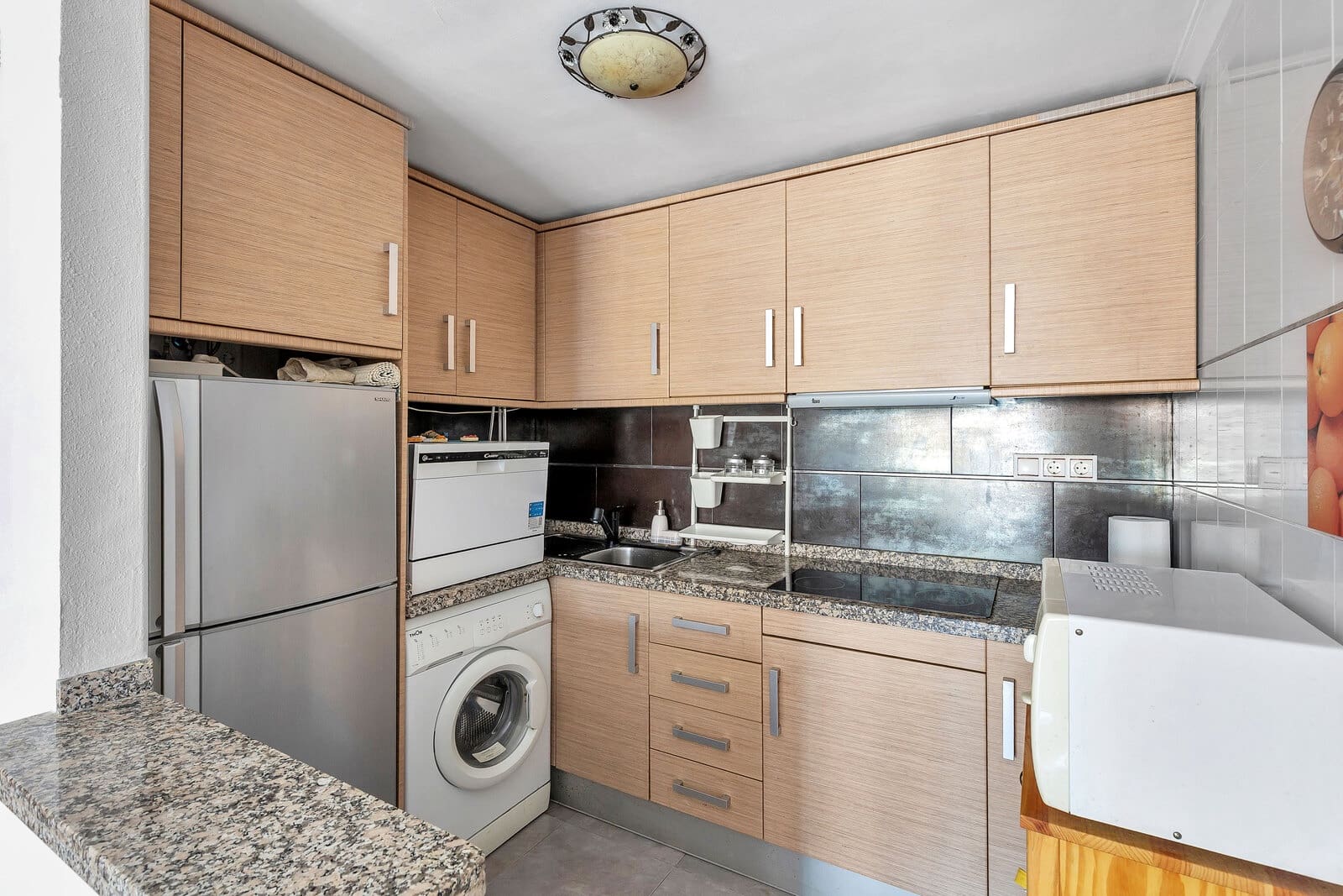 1 slaapkamer Appartement te koop in Punta Prima met zwembad garage - € 145.000 (Ref: 10145007)