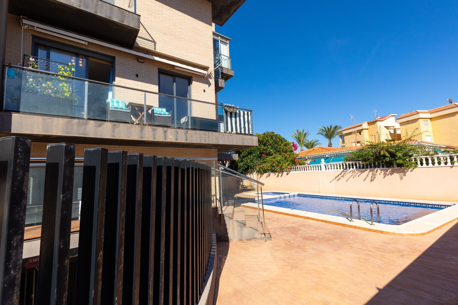 1 slaapkamer Appartement te koop in Punta Prima met zwembad garage - € 145.000 (Ref: 10145007)