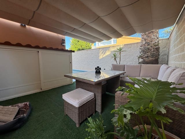 2 Zimmer Villa zu verkaufen in Playa Flamenca, Orihuela mit Pool - 365.000 € (Ref: 10154273)