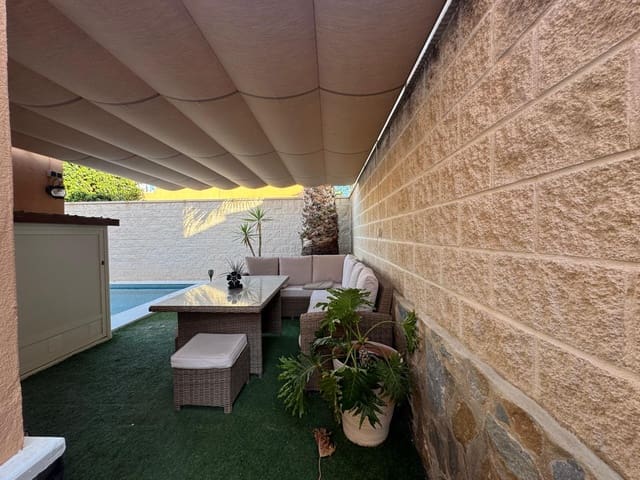 2 Zimmer Villa zu verkaufen in Playa Flamenca, Orihuela mit Pool - 365.000 € (Ref: 10154273)