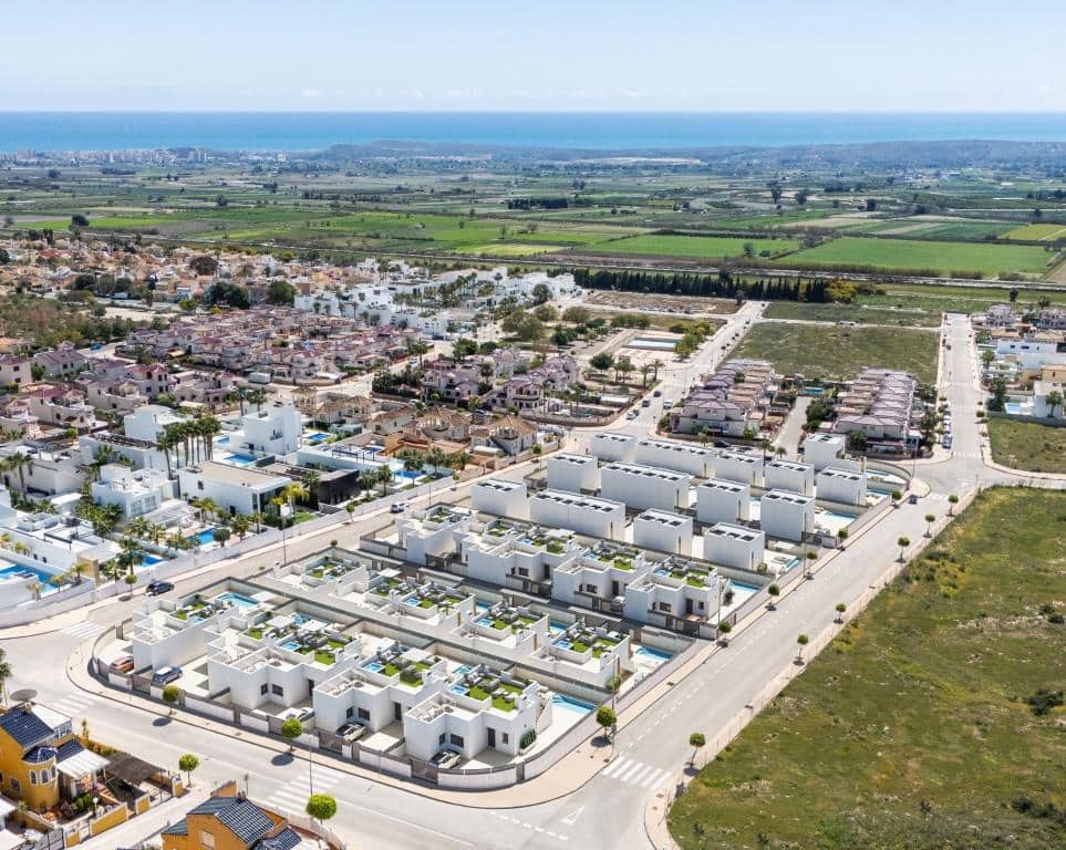 3 soverom Villa til salgs i San Fulgencio med svømmebasseng garasje - € 395 000 (Ref: 10163489)