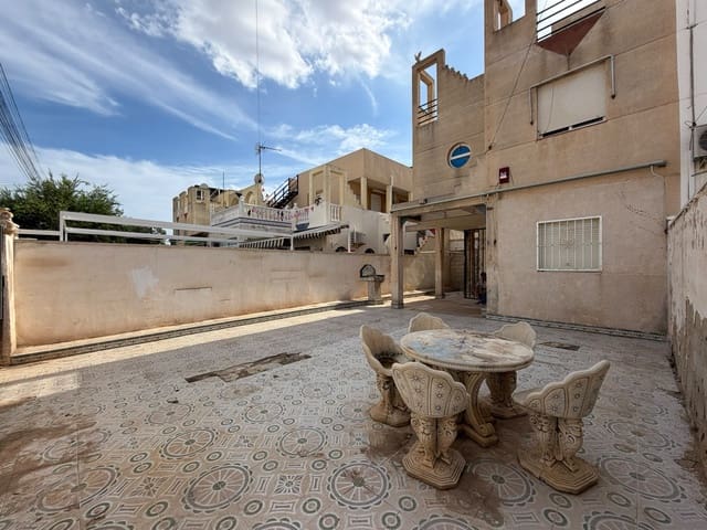 3 makuuhuone Rivitalo myytävänä paikassa Torrevieja mukana 
autotalli - 144 900 € (Ref: 10169105)