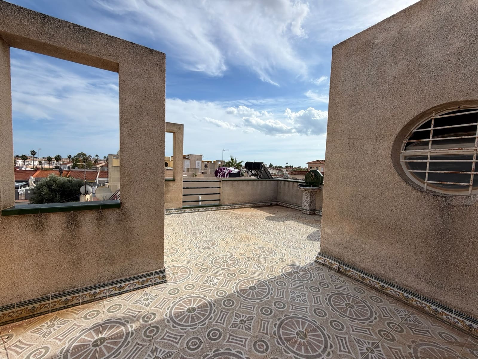 3 makuuhuone Rivitalo myytävänä paikassa Torrevieja mukana 
autotalli - 144 900 € (Ref: 10169105)
