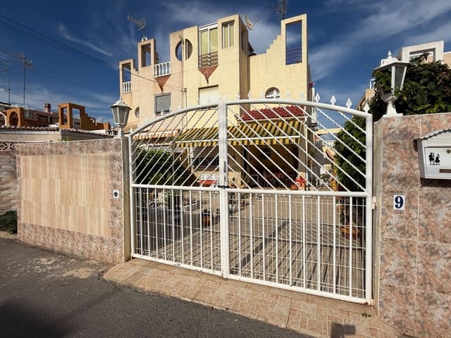 3 makuuhuone Rivitalo myytävänä paikassa Torrevieja mukana 
autotalli - 144 900 € (Ref: 10169105)