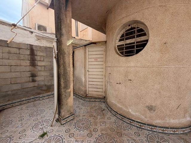 3 makuuhuone Rivitalo myytävänä paikassa Torrevieja mukana 
autotalli - 144 900 € (Ref: 10169105)