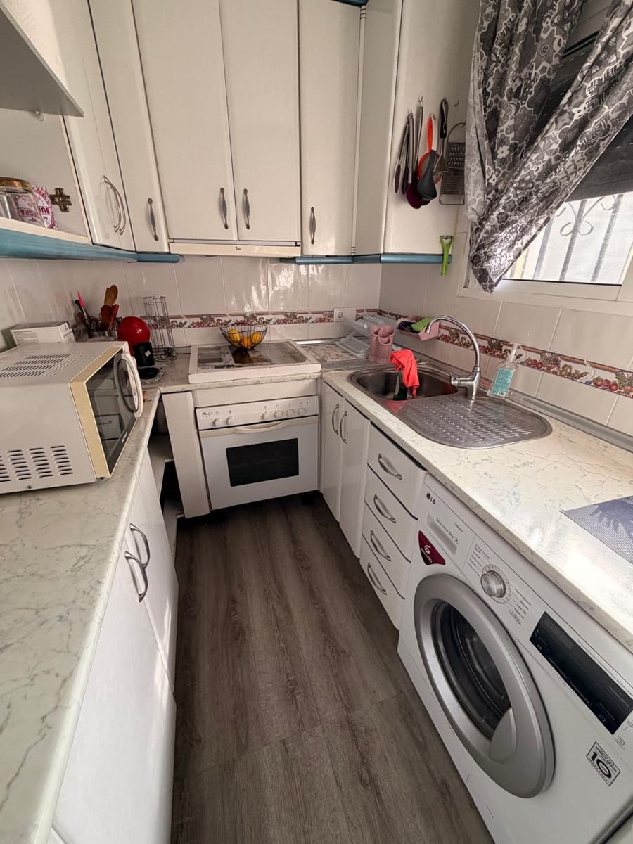 Bungalow de 2 habitaciones en Torrevieja en venta - 119.000 € (Ref: 10185422)
