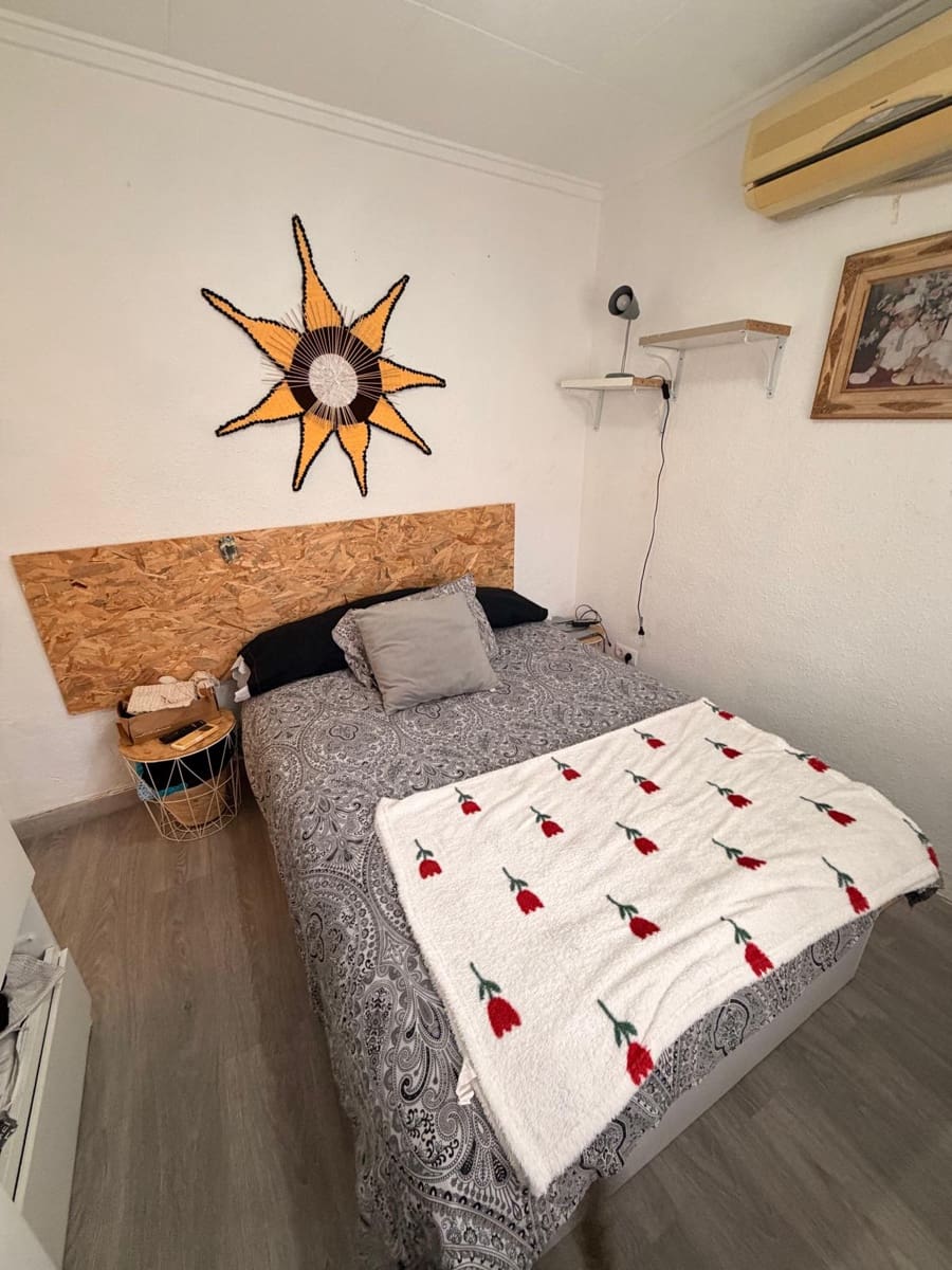 Bungalow de 2 habitaciones en Torrevieja en venta - 119.000 € (Ref: 10185422)
