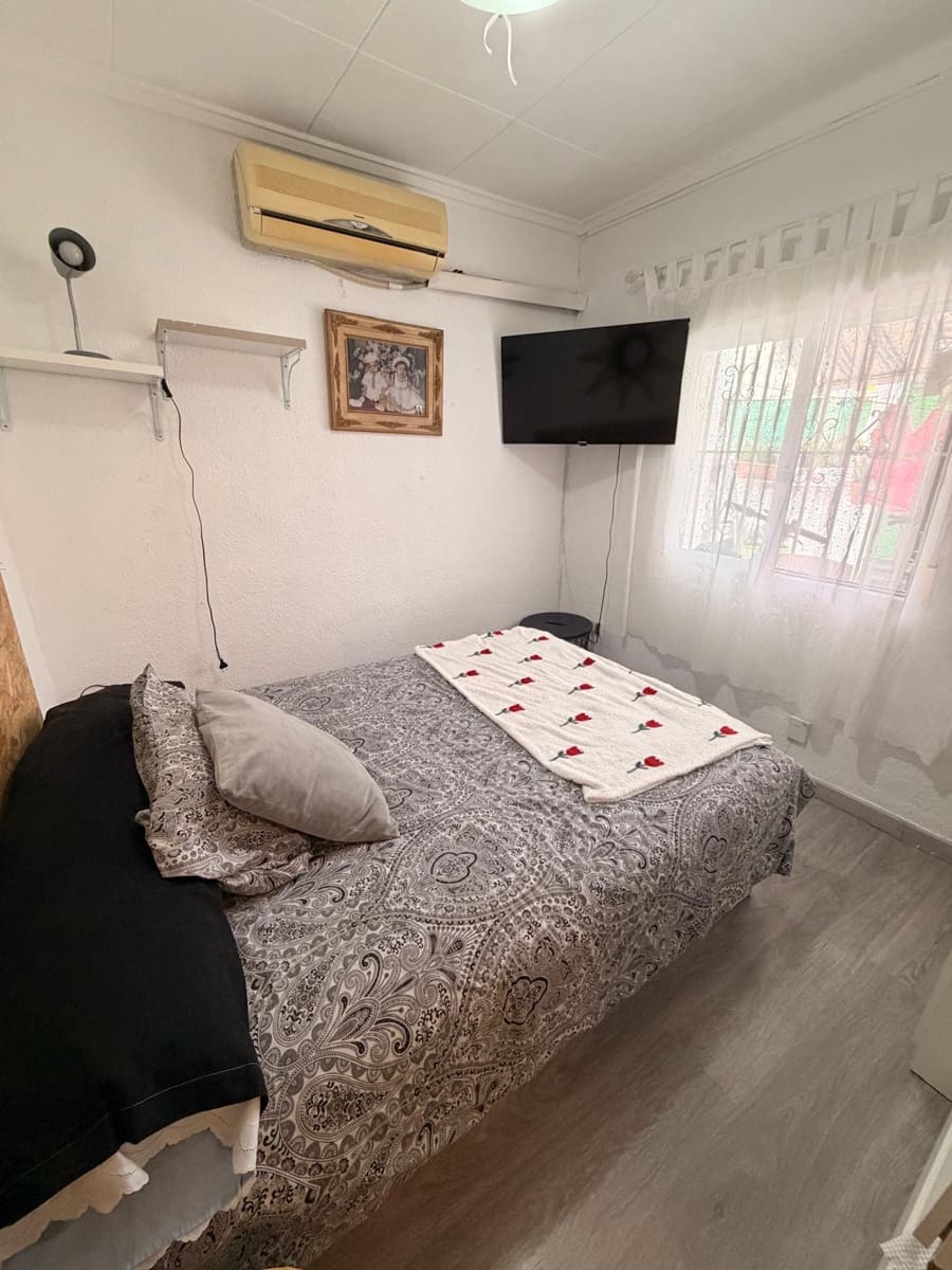 Bungalow de 2 habitaciones en Torrevieja en venta - 119.000 € (Ref: 10185422)