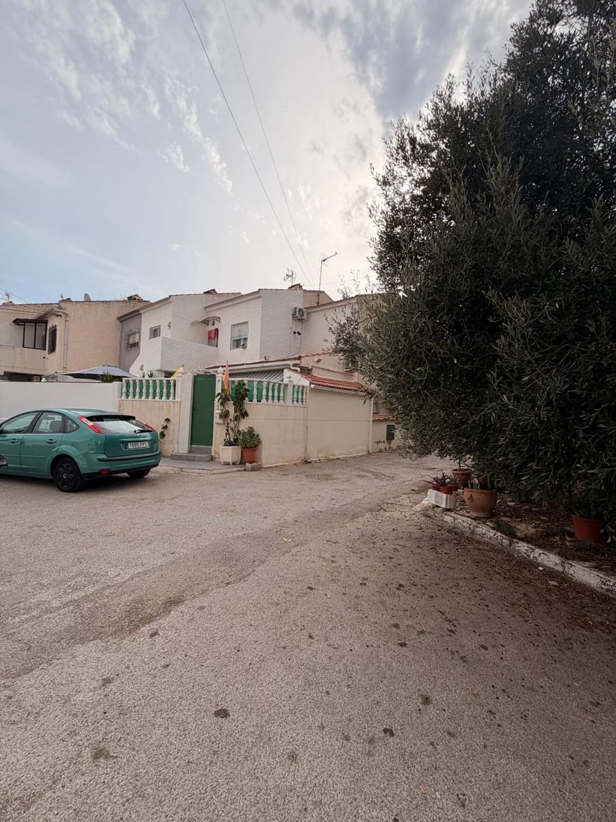 Bungalow de 2 habitaciones en Torrevieja en venta - 119.000 € (Ref: 10185422)