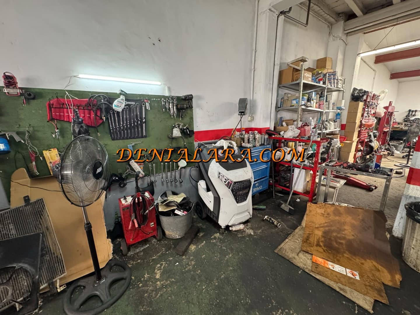Commerciale da affittare in Denia - 900 € (Rif: 10000097)