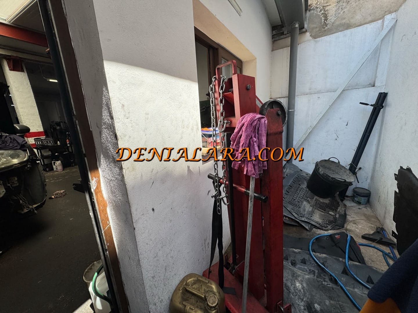 Commerciale da affittare in Denia - 900 € (Rif: 10000097)