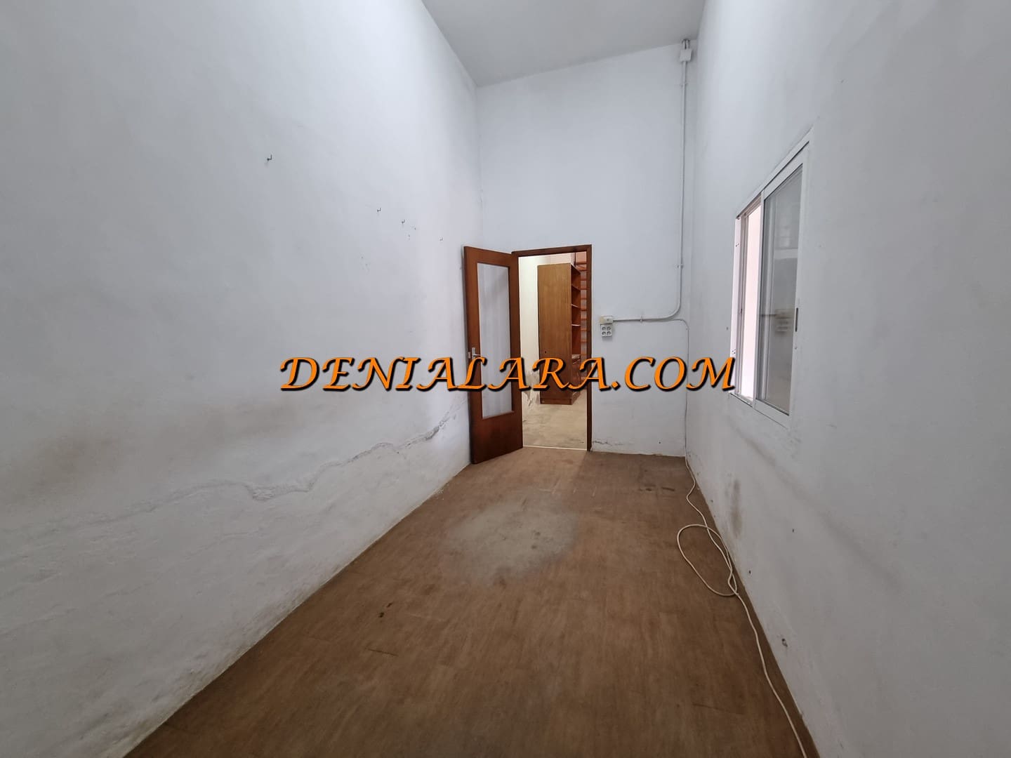 Komercyjne do wynajęcia w Pego - 900 € (Ref: 10000998)