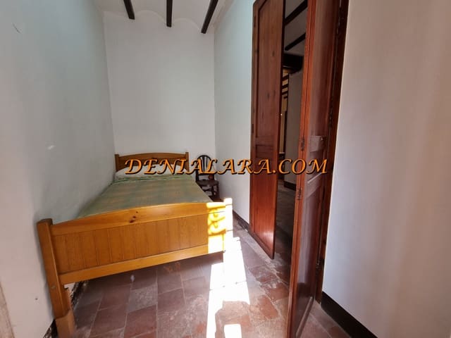 5 quarto Casa em Banda para venda em Pedreguer - 180 000 € (Ref: 10031279)