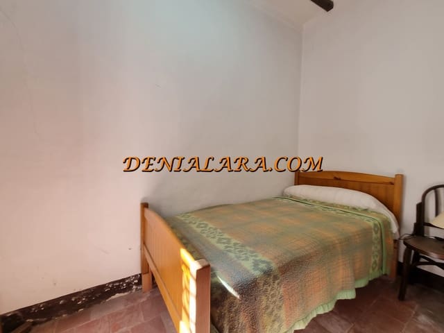 5 quarto Casa em Banda para venda em Pedreguer - 180 000 € (Ref: 10031279)