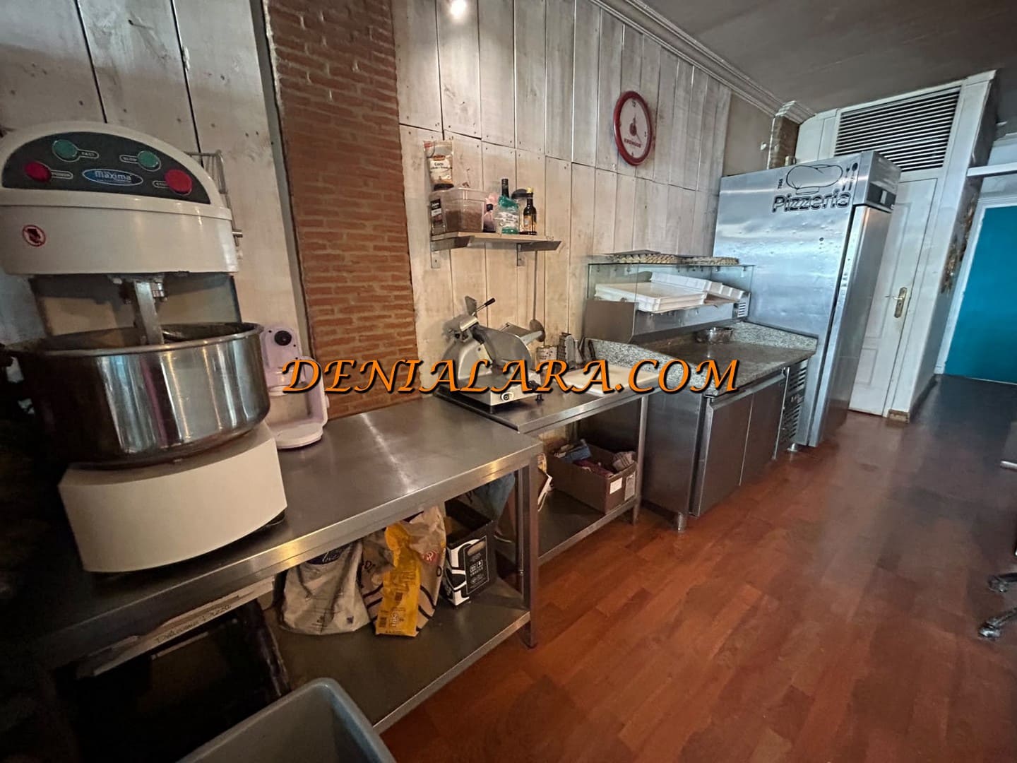 Bar/Restaurant zu vermieten in Denia mit Garage - 1.380 € (Ref: 10034678)