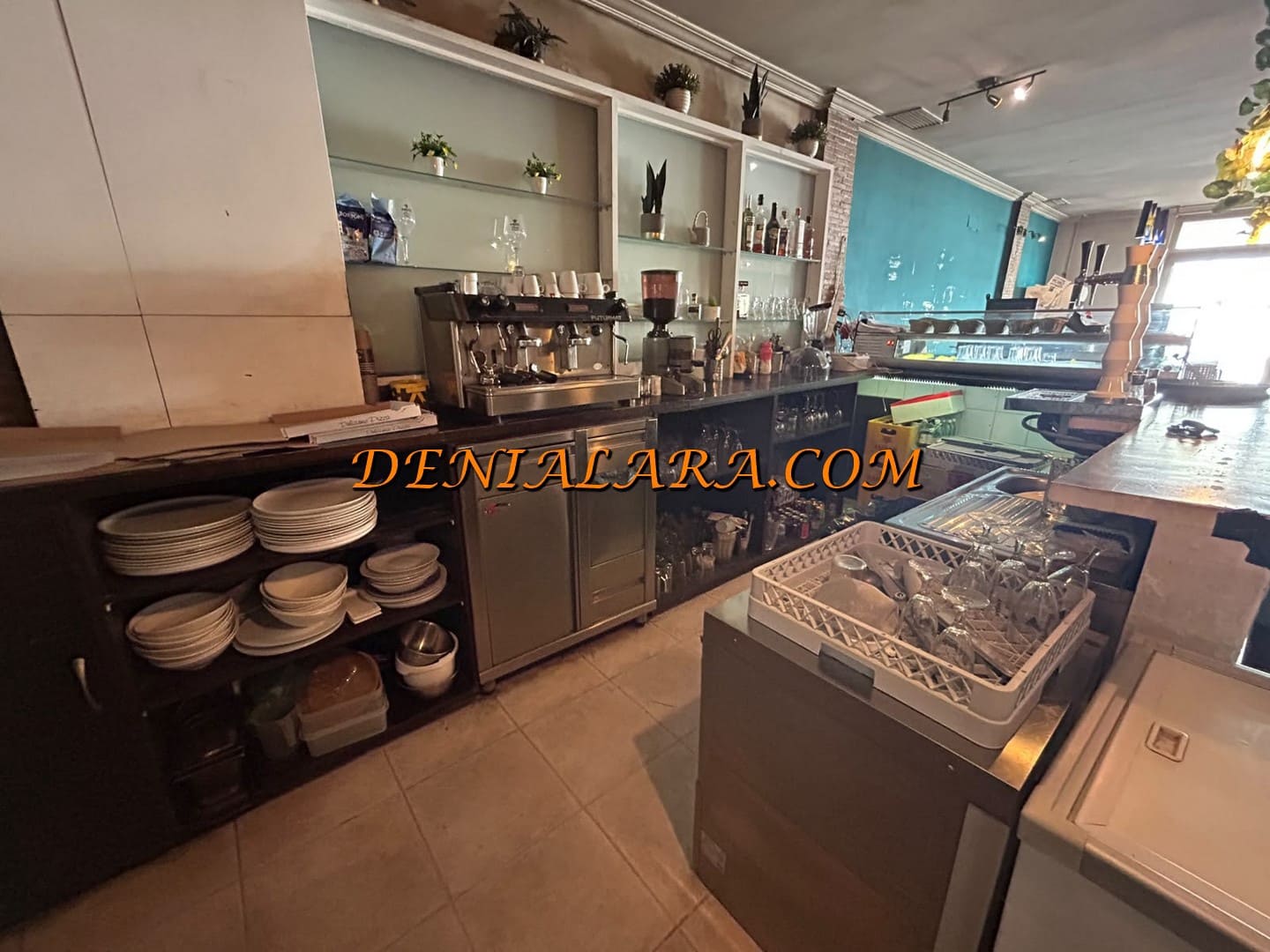Bar/Restaurant zu vermieten in Denia mit Garage - 1.380 € (Ref: 10034678)