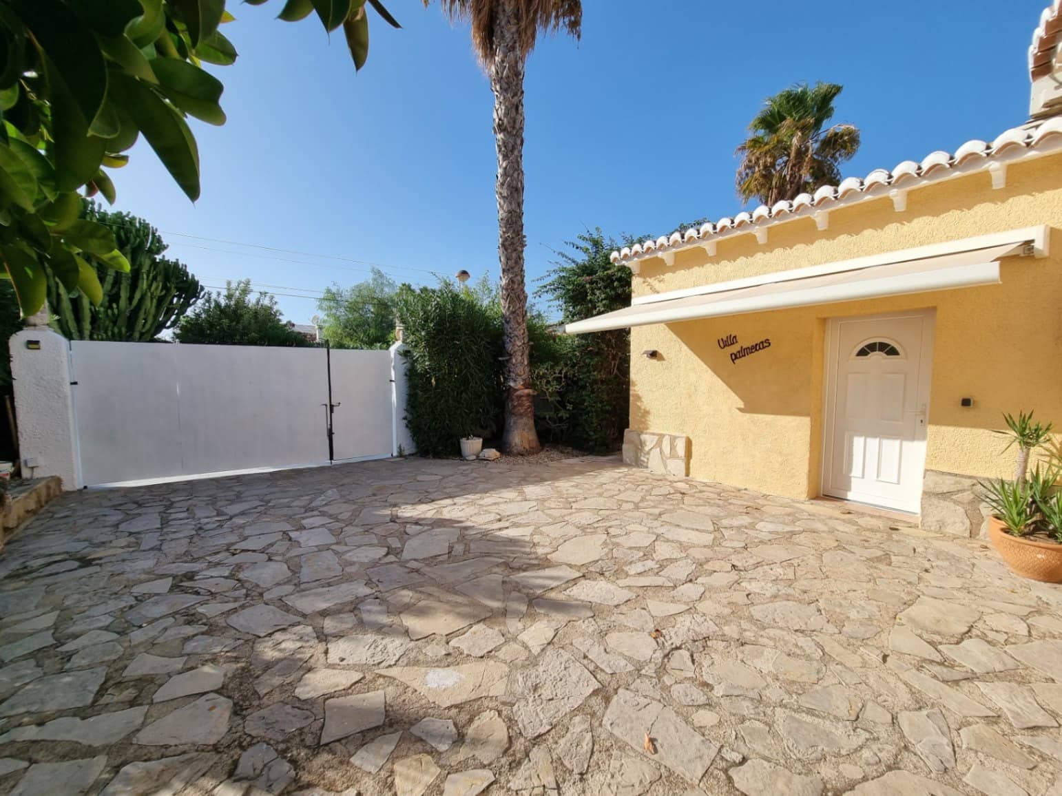 Chalet de 3 habitaciones en Els Poblets en venta con piscina garaje - 439.000 € (Ref: 10045803)