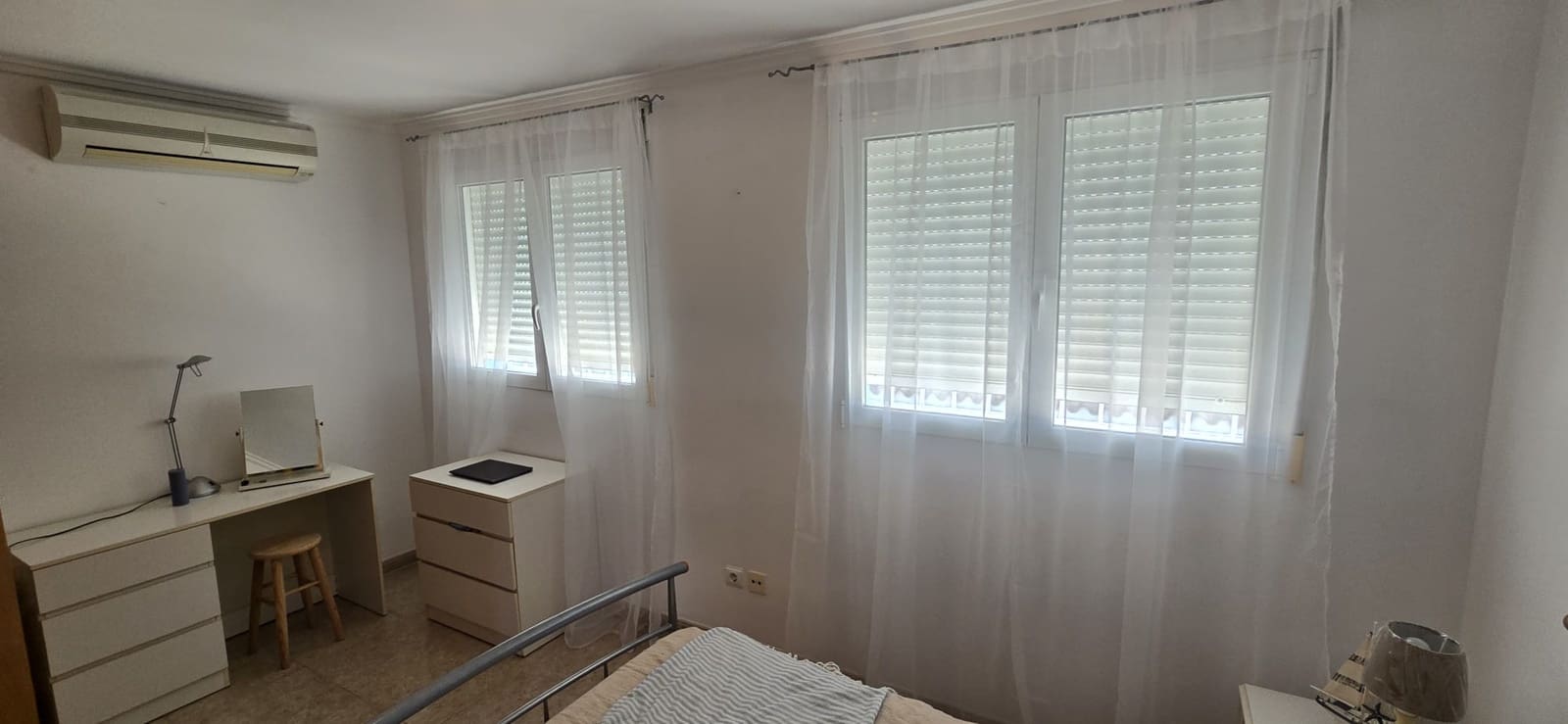 3 soverom Rekkehus til leie i Els Poblets med svømmebasseng garasje - € 950 (Ref: 10076873)