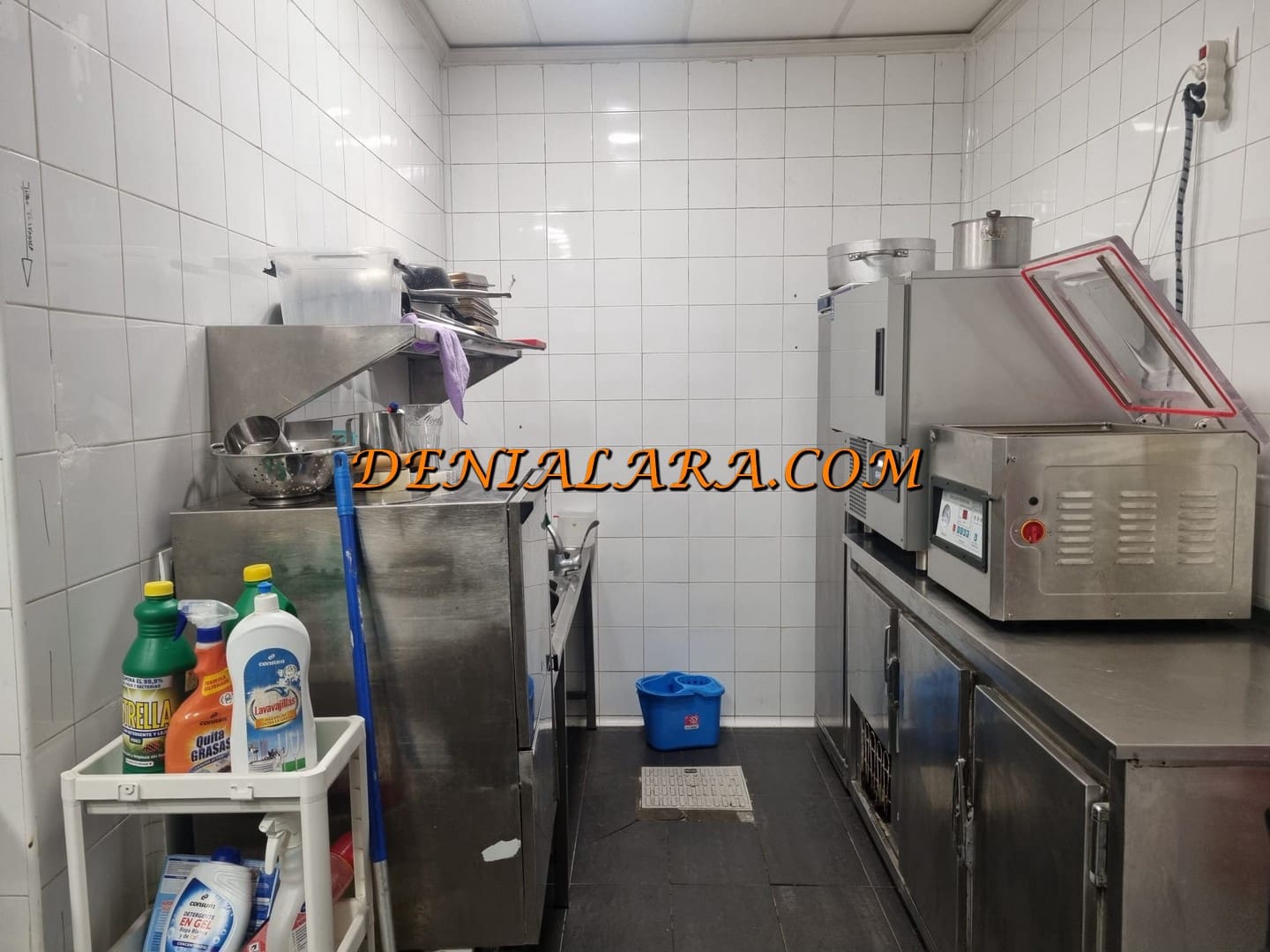 Restauracja lub bar do wynajęcia w Denia z garażem - 1 300 € (Ref: 10085252)