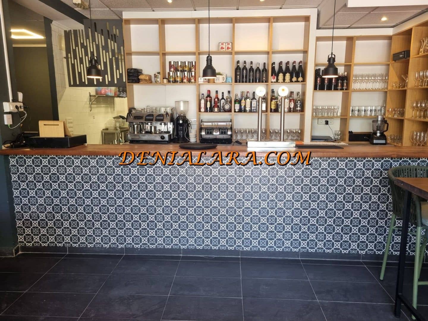 Restauracja lub bar do wynajęcia w Denia z garażem - 1 300 € (Ref: 10085252)
