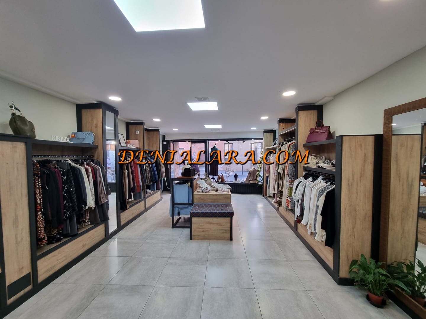 Kommersiell att hyra i Denia - 1 300 € (Ref: 10101378)