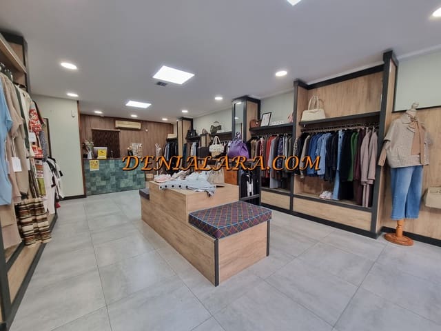 Kommersiell att hyra i Dénia - 1 300 € (Ref: 10101378)