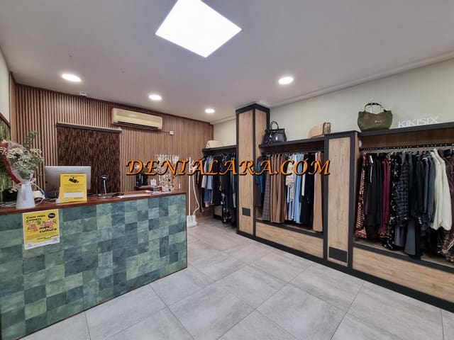 Kommersiell att hyra i Dénia - 1 300 € (Ref: 10101378)