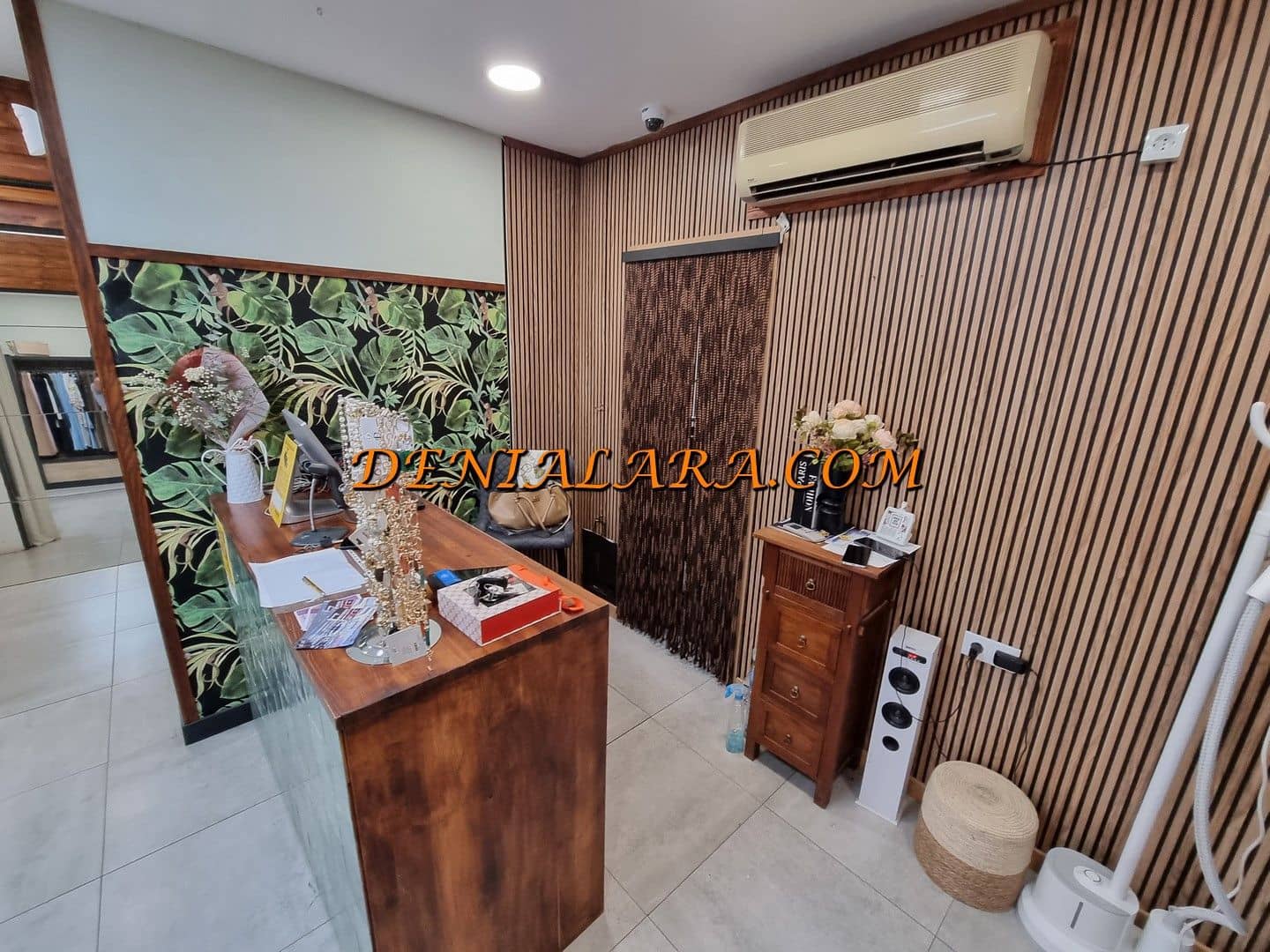 Kommersiell att hyra i Denia - 1 300 € (Ref: 10101378)