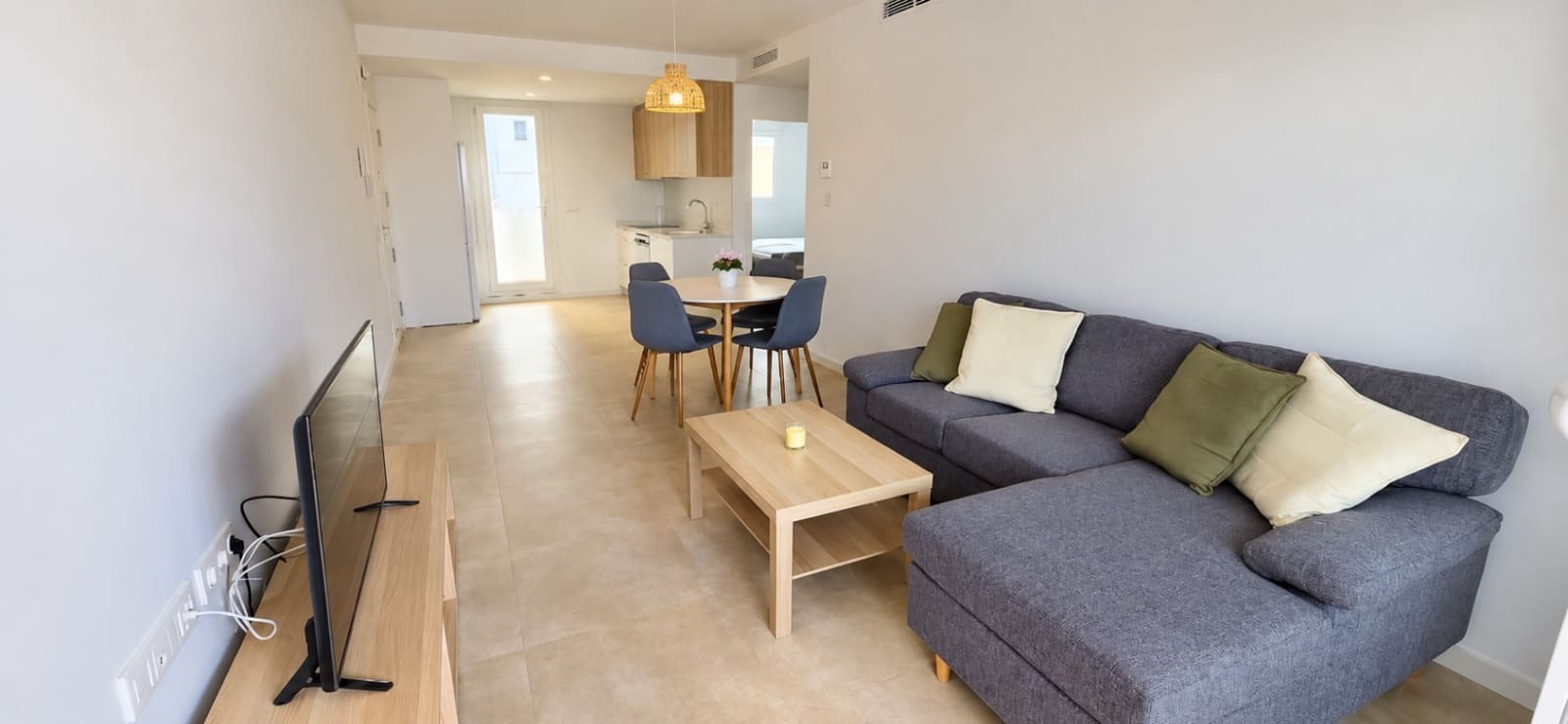 2 slaapkamer Flat te huur in Denia met garage - € 900 (Ref: 10186237)