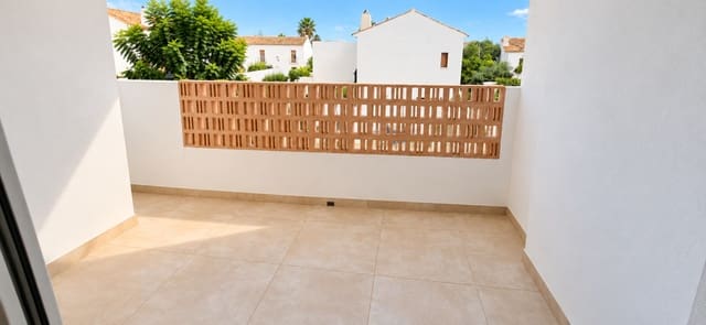 2 slaapkamer Flat te huur in Dénia met garage - € 900 (Ref: 10186237)