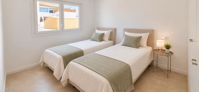 2 slaapkamer Flat te huur in Dénia met garage - € 900 (Ref: 10186237)