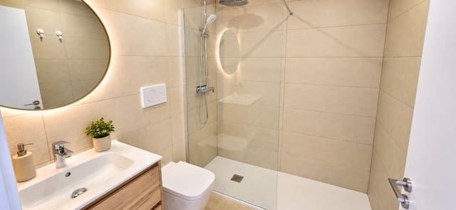 2 slaapkamer Flat te huur in Dénia met garage - € 900 (Ref: 10186237)
