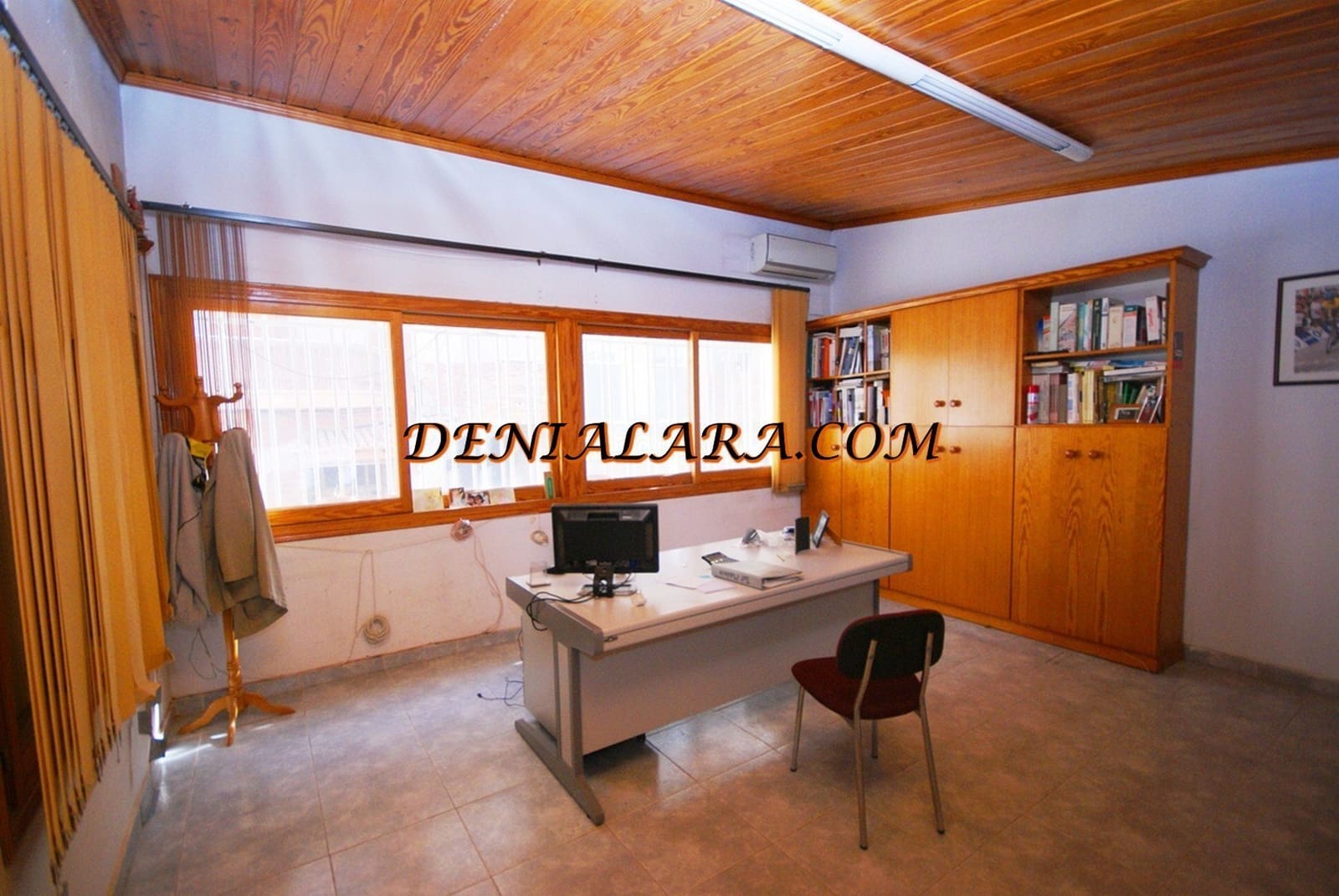 Kommersiell till salu i Denia - 880 000 € (Ref: 4066739)