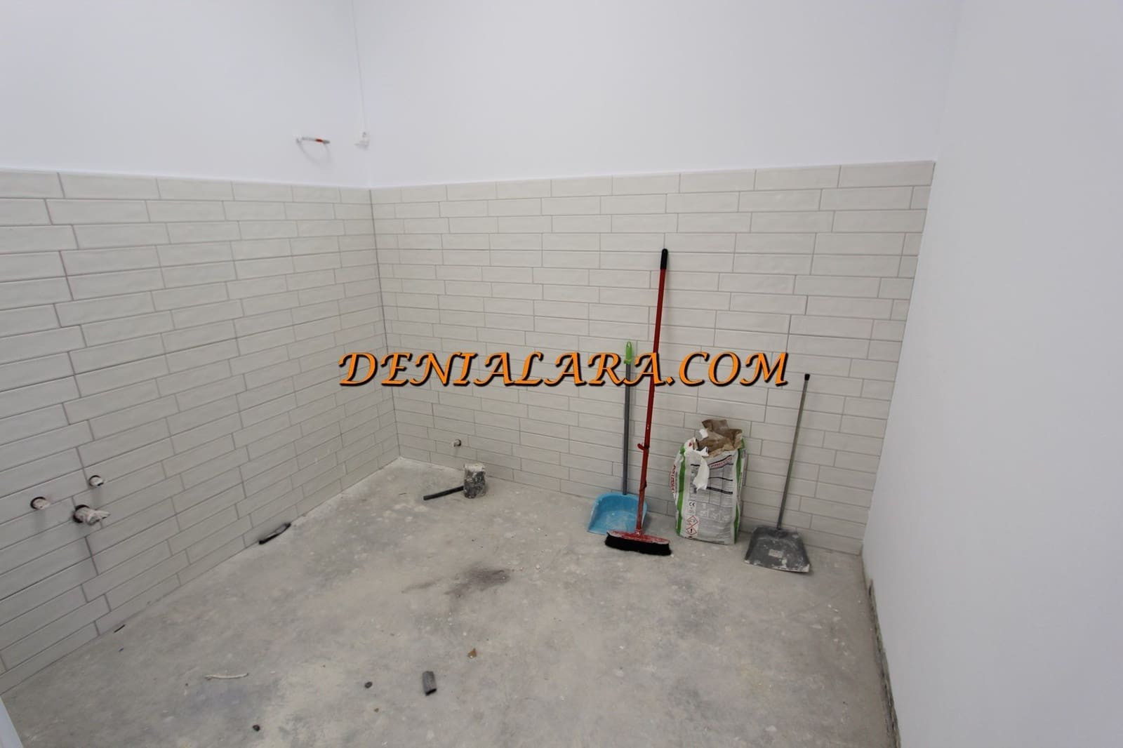 Komercyjne na sprzedaż w La Xara - 400 000 € (Ref: 4090747)