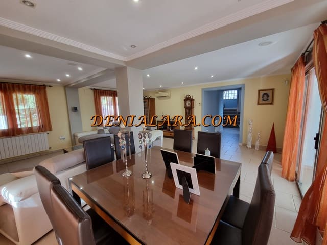 Chalet de 4 habitaciones en El Montgó, Dénia en venta con piscina garaje - 650.000 € (Ref: 5207517)