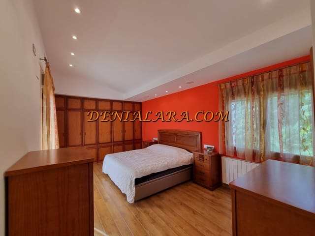 Chalet de 4 habitaciones en El Montgó, Dénia en venta con piscina garaje - 650.000 € (Ref: 5207517)