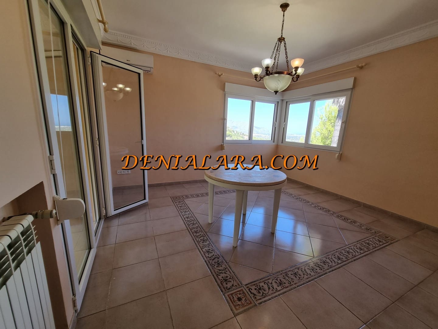 6 bedroom Villa for sale in Pedreguer with pool garage - € 965,000 (Ref: 5207539)