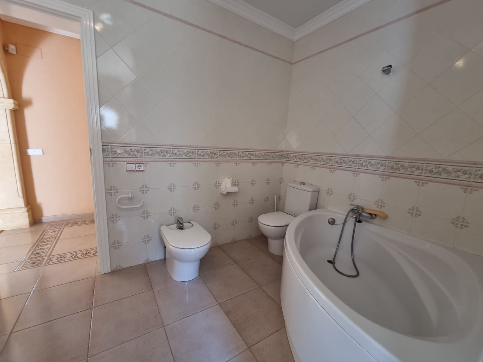 6 bedroom Villa for sale in Pedreguer with pool garage - € 965,000 (Ref: 5207539)